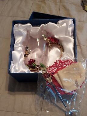 Beautiful Tall Teacup/Coffee Cup  Never Used. Great Gift